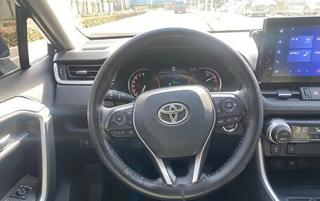 Toyota RAV4, 2022 год, 2 720 000 рублей, 7 фотография