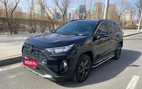 Toyota RAV4, 2022 год, 2 720 000 рублей, 3 фотография