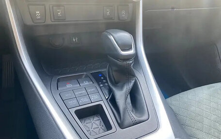 Toyota RAV4, 2022 год, 2 720 000 рублей, 10 фотография