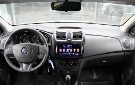 Renault Logan II, 2017 год, 740 000 рублей, 11 фотография