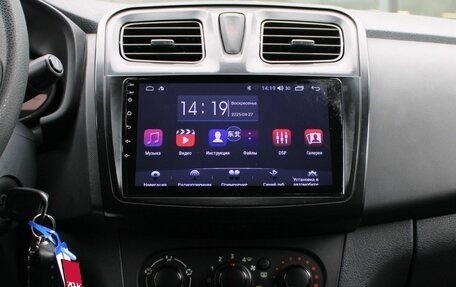 Renault Logan II, 2017 год, 740 000 рублей, 13 фотография