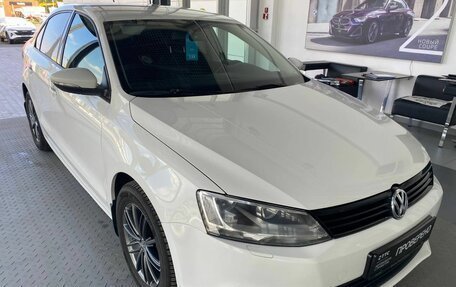 Volkswagen Jetta VI, 2013 год, 830 000 рублей, 3 фотография