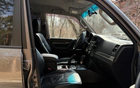 Mitsubishi Pajero IV, 2010 год, 1 790 000 рублей, 13 фотография