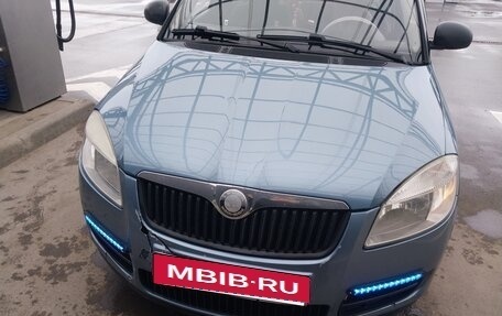 Skoda Fabia II, 2009 год, 450 000 рублей, 3 фотография