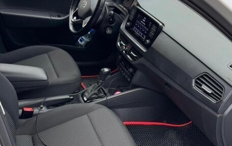 Volkswagen Polo VI (EU Market), 2021 год, 1 950 000 рублей, 3 фотография