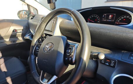 Toyota Sienta II, 2021 год, 1 819 000 рублей, 12 фотография