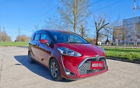 Toyota Sienta II, 2021 год, 1 819 000 рублей, 7 фотография