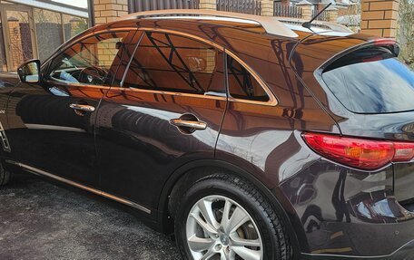 Infiniti QX70, 2015 год, 2 650 000 рублей, 14 фотография