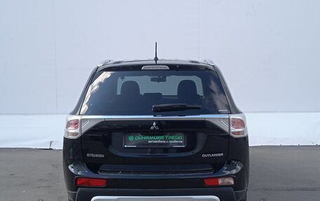 Mitsubishi Outlander III рестайлинг 3, 2014 год, 1 499 000 рублей, 7 фотография