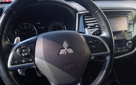 Mitsubishi Outlander III рестайлинг 3, 2014 год, 1 499 000 рублей, 11 фотография