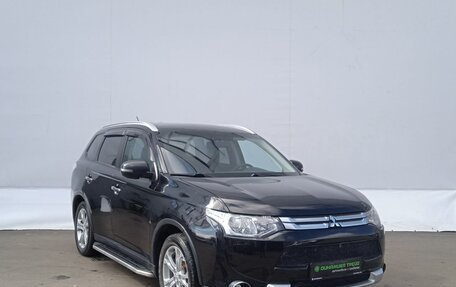 Mitsubishi Outlander III рестайлинг 3, 2014 год, 1 499 000 рублей, 3 фотография