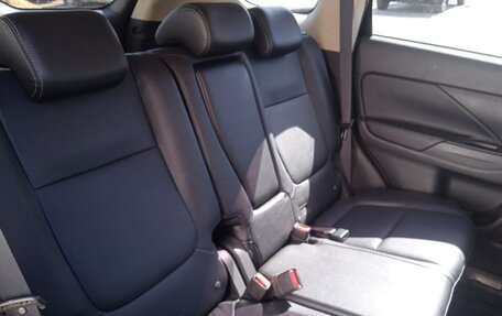 Mitsubishi Outlander III рестайлинг 3, 2014 год, 1 499 000 рублей, 18 фотография