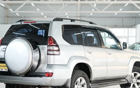 Toyota Land Cruiser Prado 120 рестайлинг, 2004 год, 2 099 000 рублей, 6 фотография