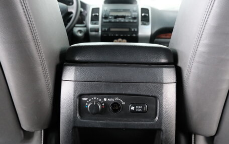 Toyota Land Cruiser Prado 120 рестайлинг, 2004 год, 2 099 000 рублей, 21 фотография