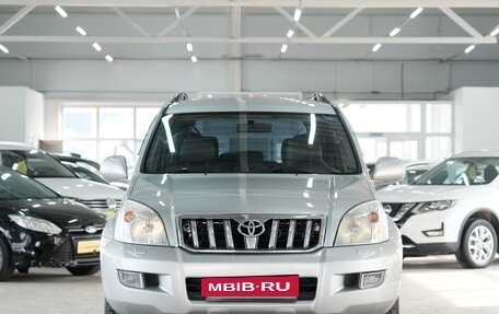 Toyota Land Cruiser Prado 120 рестайлинг, 2004 год, 2 099 000 рублей, 2 фотография