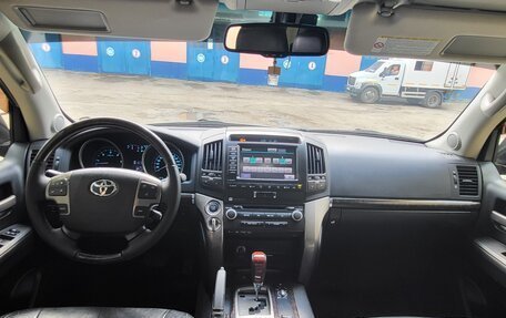 Toyota Land Cruiser 200, 2010 год, 3 150 000 рублей, 4 фотография