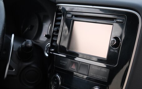 Mitsubishi Outlander III рестайлинг 3, 2014 год, 1 800 000 рублей, 11 фотография