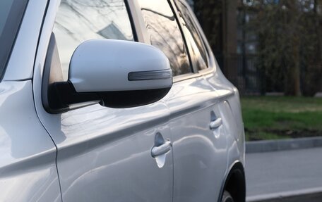 Mitsubishi Outlander III рестайлинг 3, 2014 год, 1 800 000 рублей, 8 фотография
