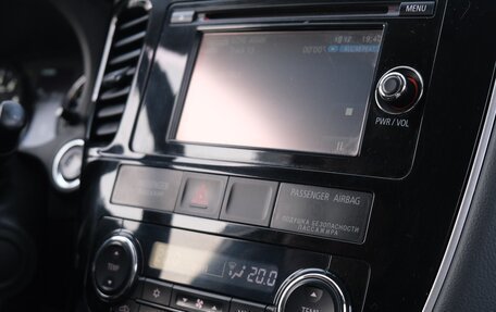 Mitsubishi Outlander III рестайлинг 3, 2014 год, 1 800 000 рублей, 18 фотография