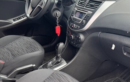 Hyundai Solaris II рестайлинг, 2015 год, 1 145 000 рублей, 10 фотография