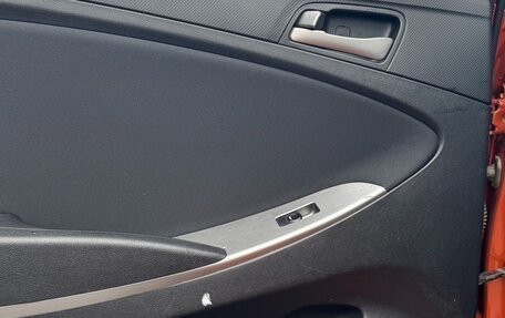 Hyundai Solaris II рестайлинг, 2015 год, 1 145 000 рублей, 16 фотография