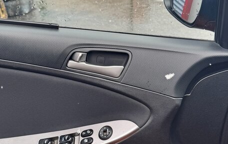 Hyundai Solaris II рестайлинг, 2015 год, 1 145 000 рублей, 19 фотография