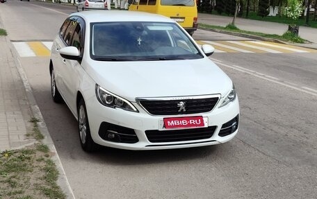 Peugeot 308 II, 2018 год, 1 250 000 рублей, 2 фотография