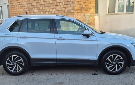 Volkswagen Tiguan II, 2018 год, 2 900 000 рублей, 8 фотография