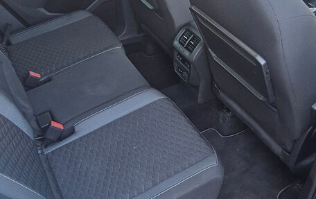 Volkswagen Tiguan II, 2018 год, 2 900 000 рублей, 13 фотография
