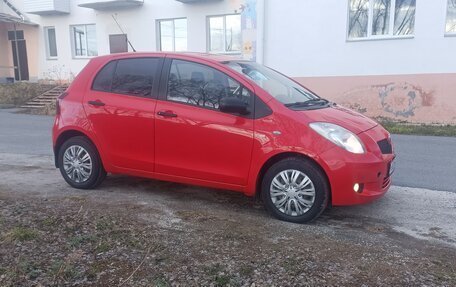 Toyota Yaris III рестайлинг, 2008 год, 630 000 рублей, 1 фотография
