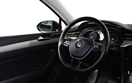 Volkswagen Passat B8 рестайлинг, 2019 год, 2 157 000 рублей, 13 фотография