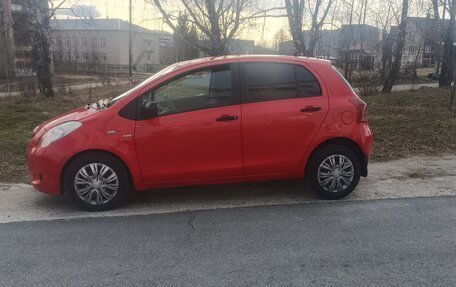 Toyota Yaris III рестайлинг, 2008 год, 630 000 рублей, 2 фотография