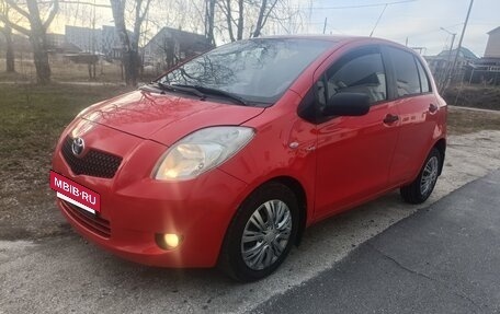 Toyota Yaris III рестайлинг, 2008 год, 630 000 рублей, 9 фотография