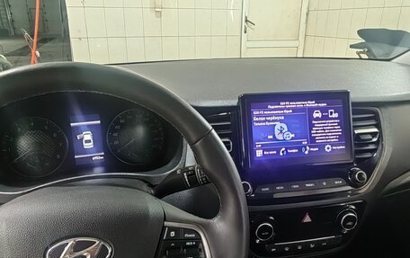 Hyundai Solaris II рестайлинг, 2021 год, 1 790 000 рублей, 5 фотография