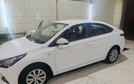 Hyundai Solaris II рестайлинг, 2021 год, 1 790 000 рублей, 8 фотография