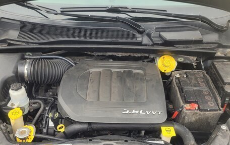 Chrysler Town & Country V рестайлинг, 2014 год, 1 750 000 рублей, 13 фотография