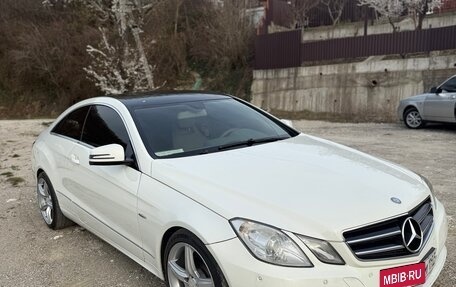 Mercedes-Benz E-Класс, 2011 год, 1 400 000 рублей, 4 фотография