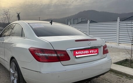 Mercedes-Benz E-Класс, 2011 год, 1 400 000 рублей, 13 фотография