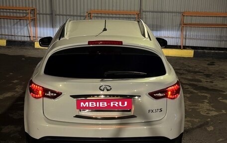 Infiniti FX II, 2012 год, 2 730 000 рублей, 10 фотография