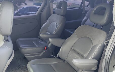 Chrysler Town & Country IV, 2003 год, 580 000 рублей, 6 фотография