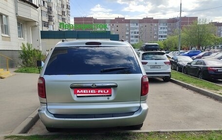 Chrysler Town & Country IV, 2003 год, 580 000 рублей, 3 фотография