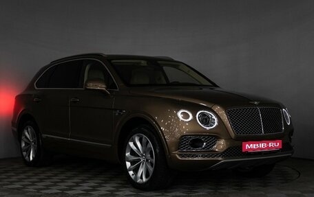 Bentley Bentayga I, 2016 год, 10 950 000 рублей, 34 фотография