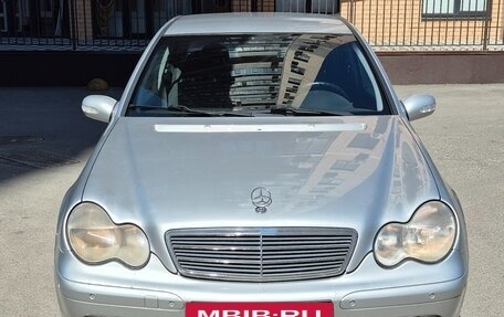 Mercedes-Benz C-Класс, 2003 год, 750 000 рублей, 3 фотография