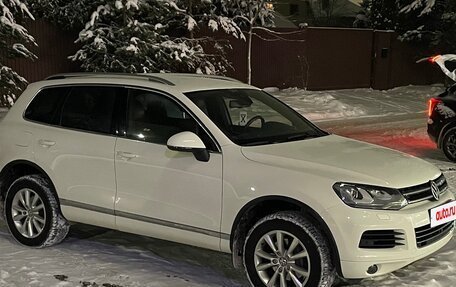 Volkswagen Touareg III, 2011 год, 2 850 000 рублей, 3 фотография