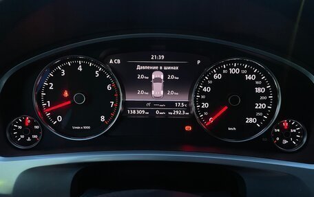 Volkswagen Touareg III, 2011 год, 2 850 000 рублей, 15 фотография