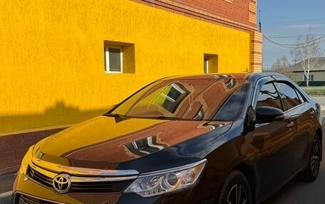Toyota Camry, 2017 год, 2 950 000 рублей, 2 фотография