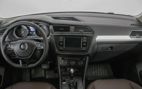Volkswagen Tiguan II, 2017 год, 2 300 000 рублей, 13 фотография