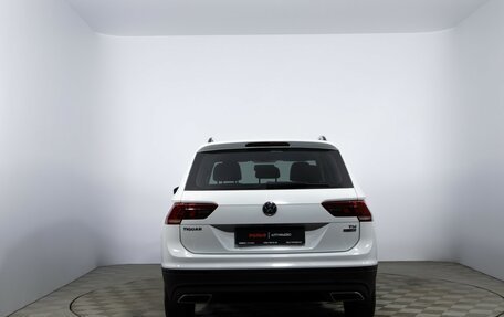 Volkswagen Tiguan II, 2017 год, 2 300 000 рублей, 6 фотография