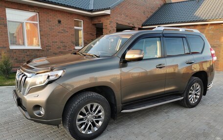 Toyota Land Cruiser Prado 150 рестайлинг 2, 2014 год, 3 860 000 рублей, 6 фотография