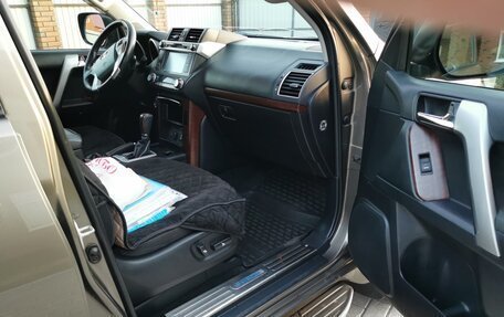 Toyota Land Cruiser Prado 150 рестайлинг 2, 2014 год, 3 860 000 рублей, 7 фотография